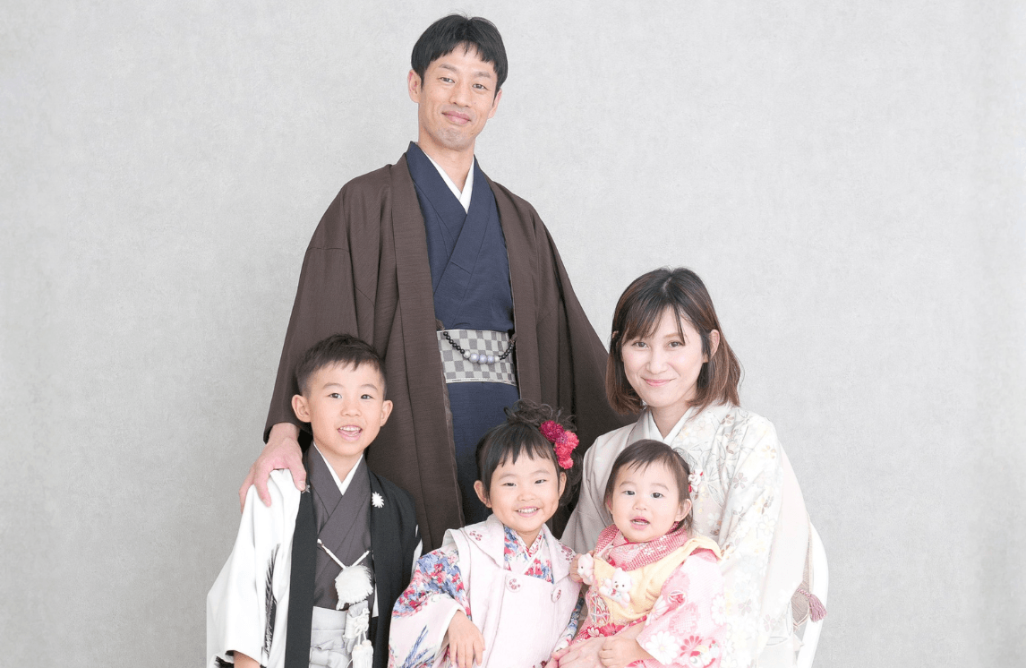 和装での家族撮影 フォトスタジオ